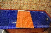 Как обложить ванну мозаикой 